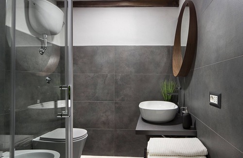 Historic Castle District House | Vacation Home "Host 98" in the Old Town of Cagliari with Wi-Fi