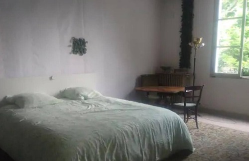 Voreppe House | Vacation Home "Immense Ancien Relais 19ème" with Private Garden & Wi-Fi
