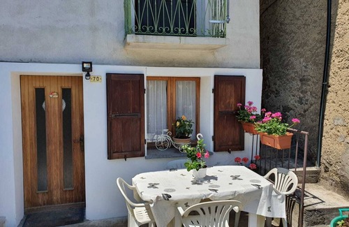 Calasca-Castiglione House | Vacation home in Anzasca Valley with garden