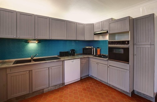 Lauris House | Vacation home in Luberon in the heart of Provence WIFI Free Fiber