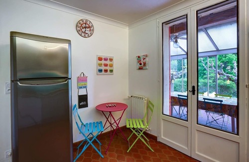 Lauris House | Vacation home in Luberon in the heart of Provence WIFI Free Fiber