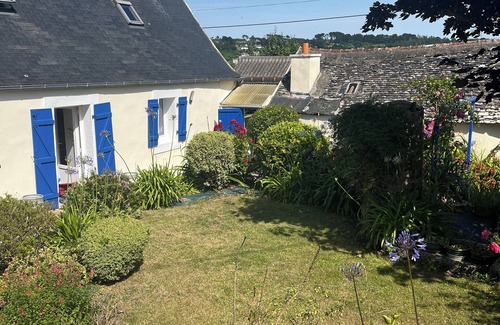 Plougasnou House | Vacation home in North Finistère. 5 minutes from beaches and trails!