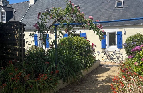 Plougasnou House | Vacation home in North Finistère. 5 minutes from beaches and trails!