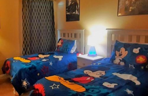 Lake Berkley House | Vacation Home in Orlando Florida Close to Disney