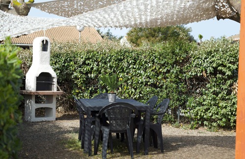Vendres Villa | Vacation home in private residence with swimming pool 800m from the beach