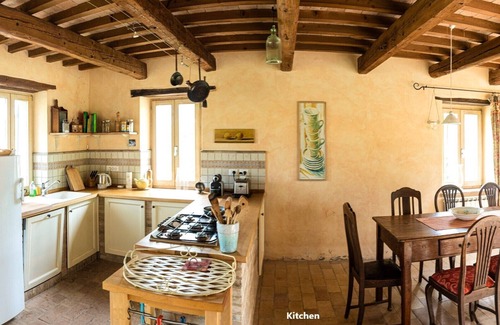 Corinaldo House | Vacation home in the Marche, up to 10 people, WLAN, TV, pool, air conditioning, close to the beach