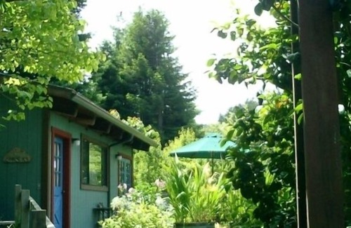 Scotia House | Vacation Home in the Redwoods