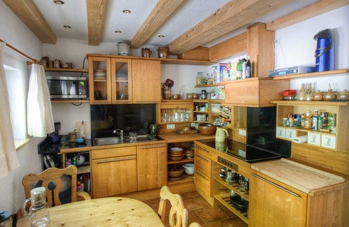 Oppach House | Vacation home Jägerhaus Oppach (secluded location with lake) - Private accommodation Oppach