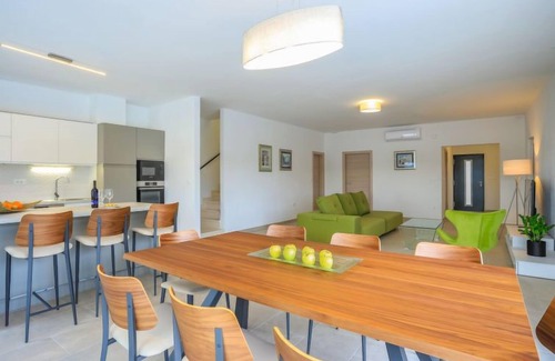 Necujam House | Vacation home Jakša by Interhome
