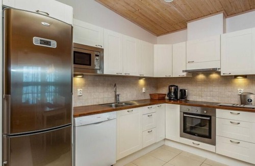 Kuortti House | Vacation home Kaarna by Interhome
