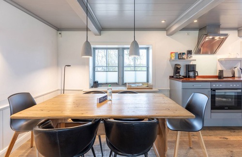 Porrendeich House | Vacation home Kate am See in Uelvesbüll for up to 6 people