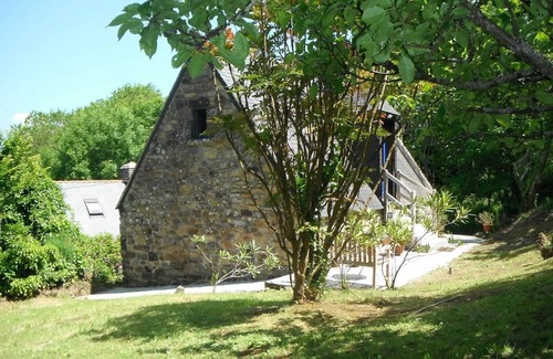 Crozon House | Vacation home Kertoupin Crozon/Roscanvel - large garden, near beach and sea