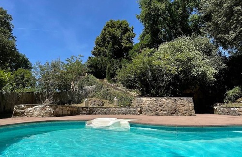 Veyrignac House | Vacation Home "La Boetie Du Ponchet" with Private Heated Pool, Private Terrace & Wi-Fi