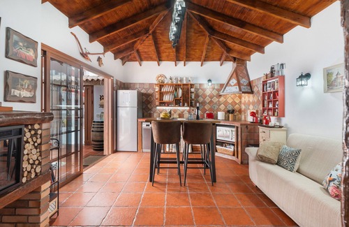 Taucho House | Vacation Home 'La Casita De Conchita' with Sea View, Wi-Fi and Air Conditioning