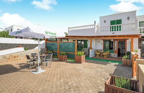 Tias House | Vacation Home "La Casona" with Private Terraces, Shared Pool & Wi-Fi