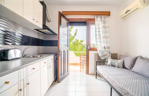 Soroni House | Vacation Home "La Christine" with Sea View, 2 Balconies & Wi-Fi