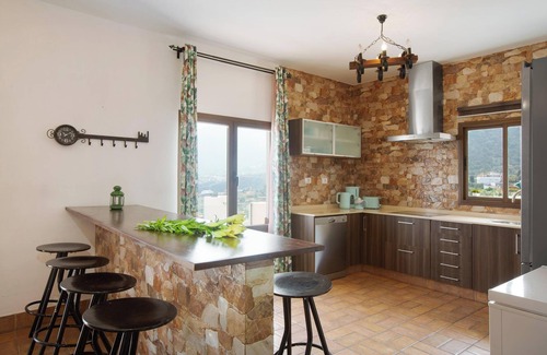 Valsequillo de Gran Canaria Villa | Vacation Home La Llave with Mountain View, Sea View, Pool, Wi-Fi, Terraces & Garden