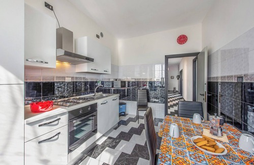 Pra' House | Vacation Home "Laura" with Sea View & Wi-Fi