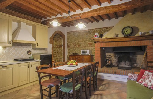 Toiano House | Vacation home Lisena by Interhome