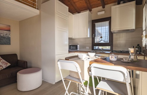 Torre di Bari House | Vacation Home "Marina Holiday" with Sea View, 2 Private Terraces & Wi-Fi