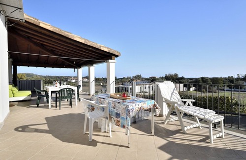 Torre di Bari House | Vacation Home "Marina Holiday" with Sea View, 2 Private Terraces & Wi-Fi