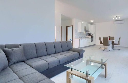 Rezanci House | Vacation home Mia by Interhome