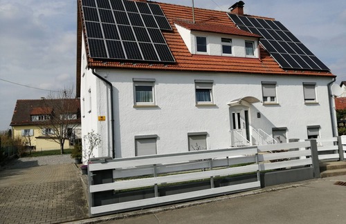 Burgau Apartment | Vacation home Mina near leisure park and Günzburg (Whg 3)