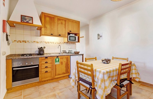Camarate House | Vacation Home Monte do Tanoeiro - Casa da Barrica with Wi-Fi & Garden