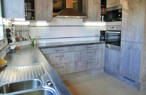 Somme-Leuze House | Vacation home Morice is situated on a hillside in a residential area near Durbuy.