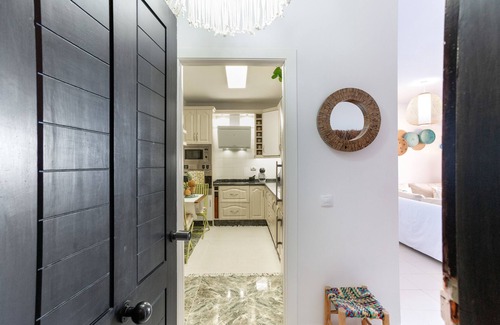 Tabaiba House | Vacation Home "Mouna's House" with Sea View, Shared Pool & Wi-Fi