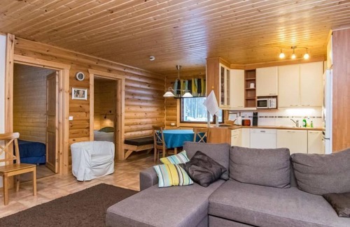 Hiukkajoki House | Vacation home Muikku by Interhome