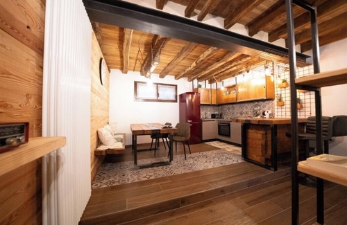 Cison di Valmarino House | Vacation Home Old Walls Apartment 1