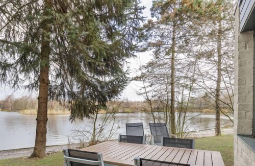 Dalen House | Vacation home Park De Huttenheugte in Dalen - 4 persons, 2 bedrooms