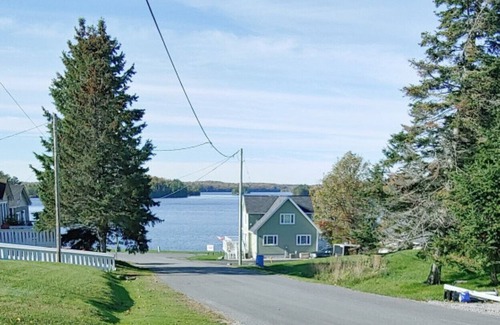 Port Loring House | Vacation Home Port Loring ON on OFSC Trails