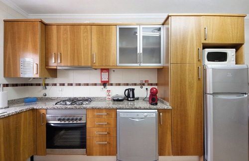 Ilhavo House | Vacation Home "Vivenda Sol E Mar" with 2 Private Terraces, 3 Balconies & Wi-Fi