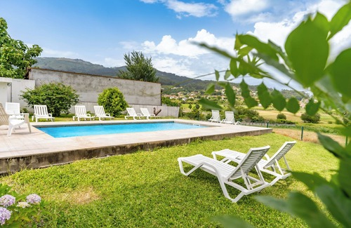 Refoios do Lima House | Vacation home with private pool ideal for families - Casa da Professora