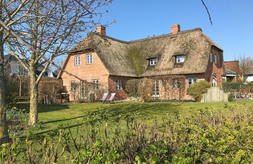 West Husum House | Vacation home Reethus Hans in Husum for up to 4 people