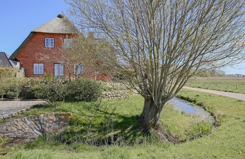 West Husum House | Vacation home Reethus Jan in Husum for up to 4 people