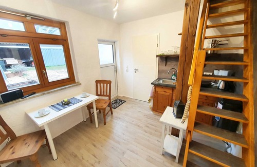 Kaltenwestheim Apartment | Vacation home Rhöner Auszeit - FeWo Ringeltaube