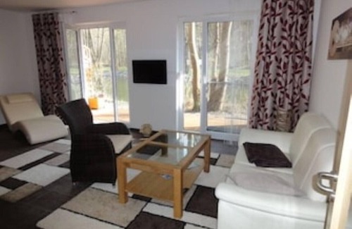 Storkow Apartment | Vacation home Seebrise * FW B1 directly on the lake