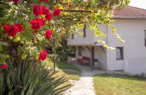 Etropole House | Vacation Home Selo Boykovets