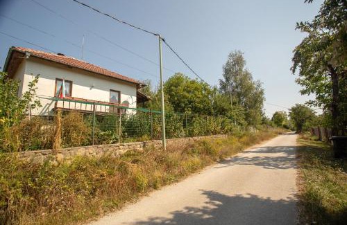 Etropole House | Vacation Home Selo Boykovets