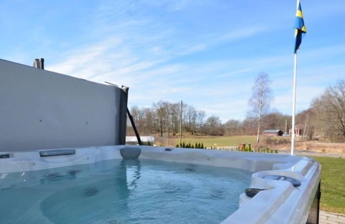 Lyckeby House | Vacation home Sjölyckan (BLE130) in Lyckeby - 6 persons, 3 bedrooms