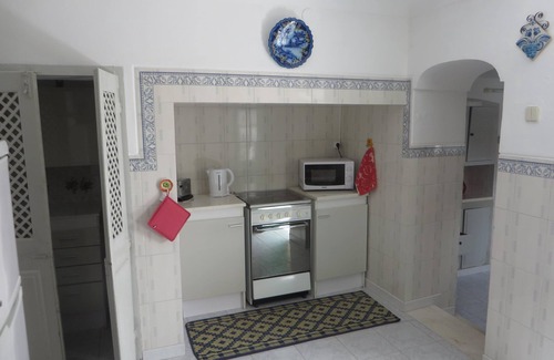 Redondo House | Vacation Home Sunflower Guest House with Terrace
