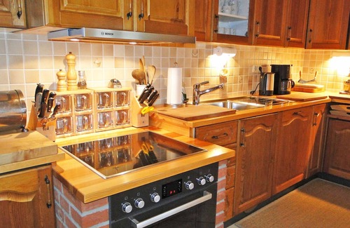 Brarupholz House | Vacation home thatched roof oasis