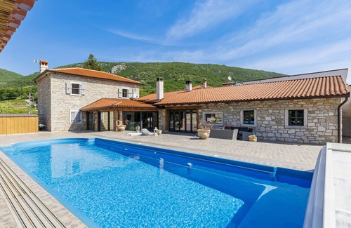 Gradinje House | Vacation home Tina by Interhome