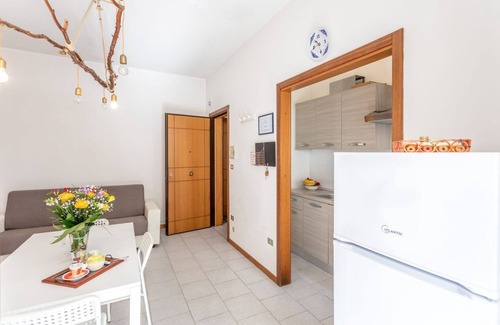 Rivabella House | Vacation Home Trentapassi Rivabella sleeps 4-6 30m from the beach
