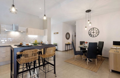 Los Llanos Apartment | Vacation Home "Urban Park Nueva York" with Sea View, Balcony & Wi-Fi