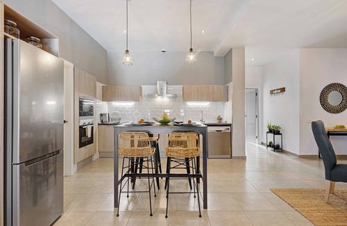 Los Llanos Apartment | Vacation Home "Urban Park Nueva York" with Sea View, Balcony & Wi-Fi