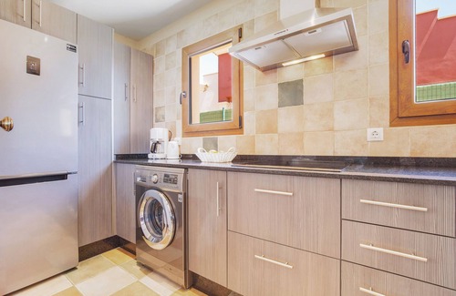 Caleta de Fuste House | Vacation Home 'Villa Mia' with Sea View, Garden, Pool & Wi-Fi